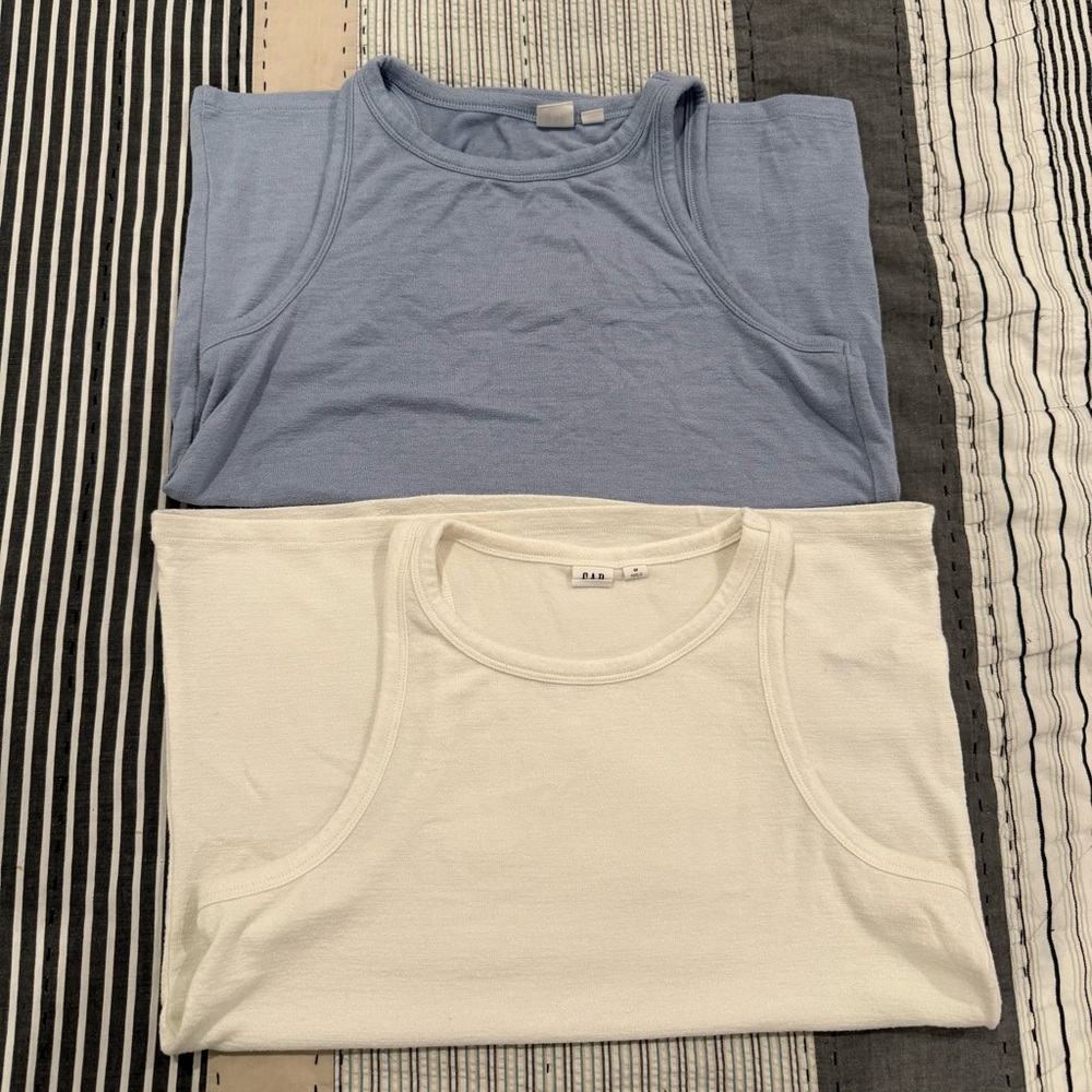 🛍️ GAP Light Blue and Cream Tank Tops